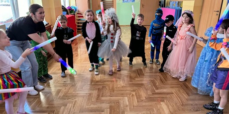 Powiększ grafikę: bal-karnawalowy-foto-edycja-669477.jpg