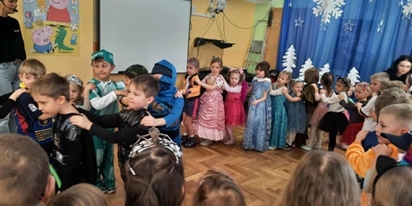 Powiększ grafikę: bal-karnawalowy-foto-edycja-669482.jpg