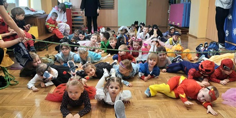 Powiększ grafikę: bal-karnawalowy-foto-edycja-669483.jpg