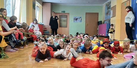 Powiększ grafikę: bal-karnawalowy-foto-edycja-669484.jpg