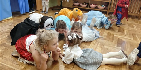 Powiększ grafikę: bal-karnawalowy-foto-edycja-669490.jpg