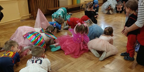 Powiększ grafikę: bal-karnawalowy-foto-edycja-669491.jpg