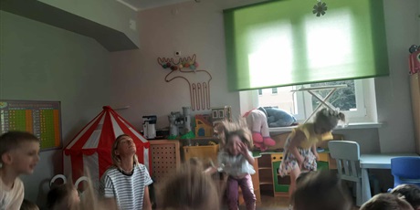 Powiększ grafikę: codzienne-zycie-pszczolek-642593.jpg