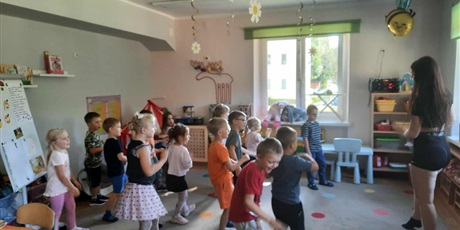 Powiększ grafikę: codzienne-zycie-pszczolek-642596.jpg