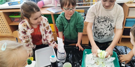 Powiększ grafikę: codzienne-zycie-pszczolek-678744.jpg