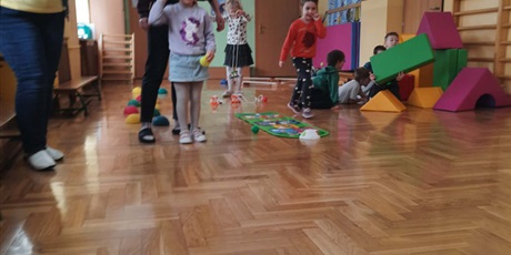 Powiększ grafikę: codzienne-zycie-pszczolek-678750.jpg