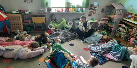 Powiększ grafikę: dzien-spiocha-680115.jpg