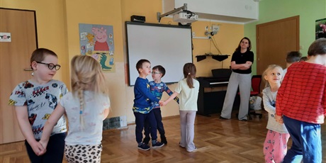 Powiększ grafikę: dzien-spiocha-680150.jpg