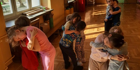 Powiększ grafikę: dzien-spiocha-680151.jpg