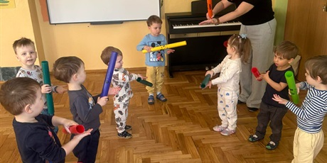 Powiększ grafikę: dzien-spiocha-680152.jpg