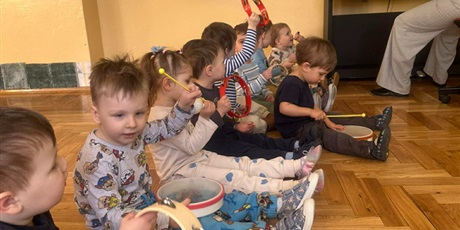 Powiększ grafikę: dzien-spiocha-680155.jpg