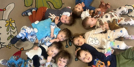 Powiększ grafikę: dzien-spiocha-680157.jpg