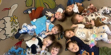 Powiększ grafikę: dzien-spiocha-680158.jpg