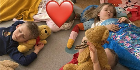 Powiększ grafikę: dzien-spiocha-680163.jpg