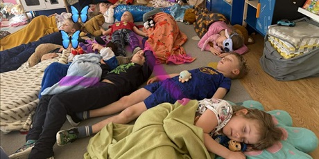 Powiększ grafikę: dzien-spiocha-680164.jpg