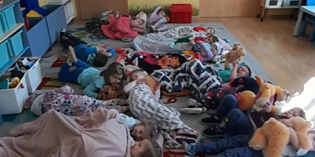 Powiększ grafikę: dzien-spiocha-680171.jpg