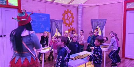 Powiększ grafikę: fabryka-elfow-666684.jpg