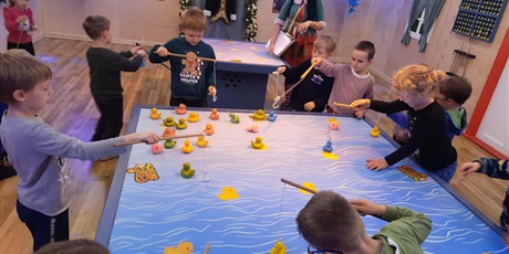 Powiększ grafikę: fabryka-elfow-666689.jpg