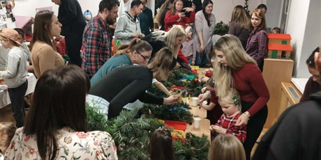 Powiększ grafikę: jaselka-i-swiateczne-spotkania-666726.jpg