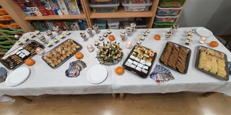 Powiększ grafikę: jaselka-i-swiateczne-spotkania-666728.jpg