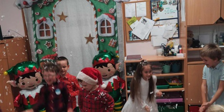 Powiększ grafikę: jaselka-i-swiateczne-spotkania-666733.jpg