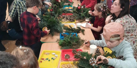 Powiększ grafikę: jaselka-i-swiateczne-spotkania-666734.jpg