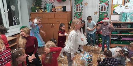 Powiększ grafikę: jaselka-i-swiateczne-spotkania-666738.jpg