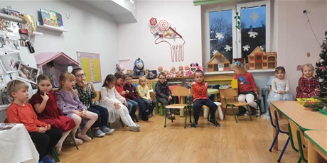 Powiększ grafikę: jaselka-i-swiateczne-spotkania-666739.jpg