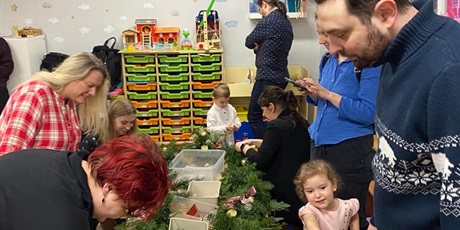 Powiększ grafikę: jaselka-i-swiateczne-spotkania-666741.jpg