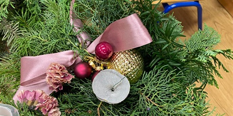 Powiększ grafikę: jaselka-i-swiateczne-spotkania-666744.jpg