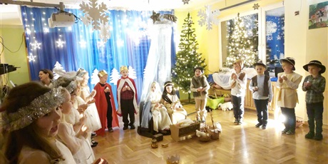 Powiększ grafikę: jaselka-i-swiateczne-spotkania-666747.jpg