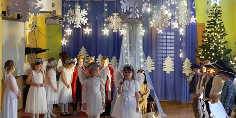 Powiększ grafikę: jaselka-i-swiateczne-spotkania-666748.jpg