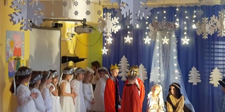 Powiększ grafikę: jaselka-i-swiateczne-spotkania-666749.jpg