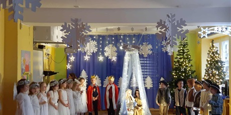 Powiększ grafikę: jaselka-i-swiateczne-spotkania-666754.jpg