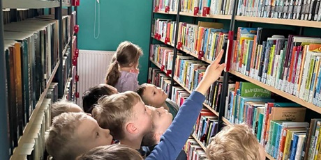 Powiększ grafikę: motylki-w-bibliotece-na-strzyzy-681136.jpg