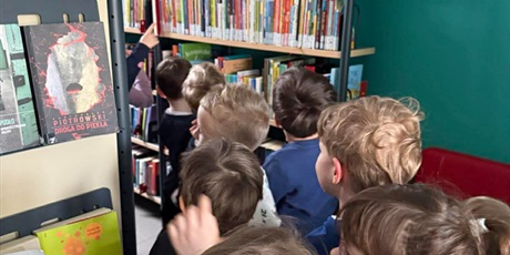 Powiększ grafikę: motylki-w-bibliotece-na-strzyzy-681138.jpg