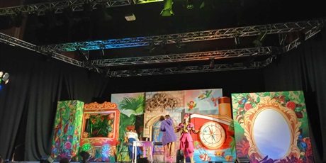 W teatrze