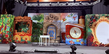 Powiększ grafikę: w-teatrze-615156.jpg