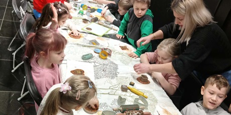 Powiększ grafikę: wiosenne-wyjscia-pszczolek-679995.jpg